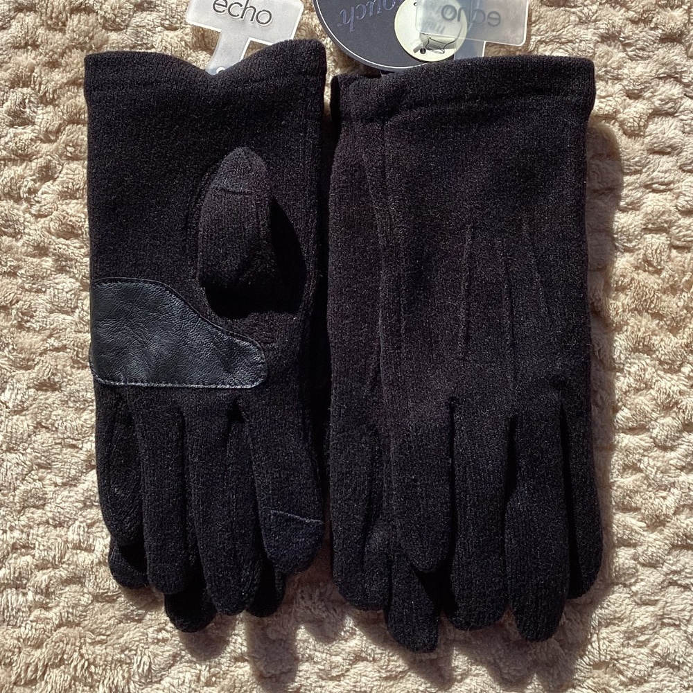 Echo Design Touch Gloves.  Black.  Small/Medium.  NWT